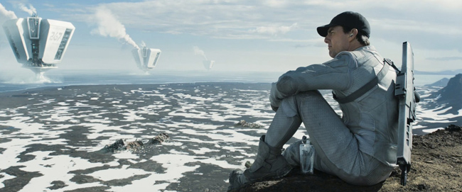Oblivion-Tom-Cruise