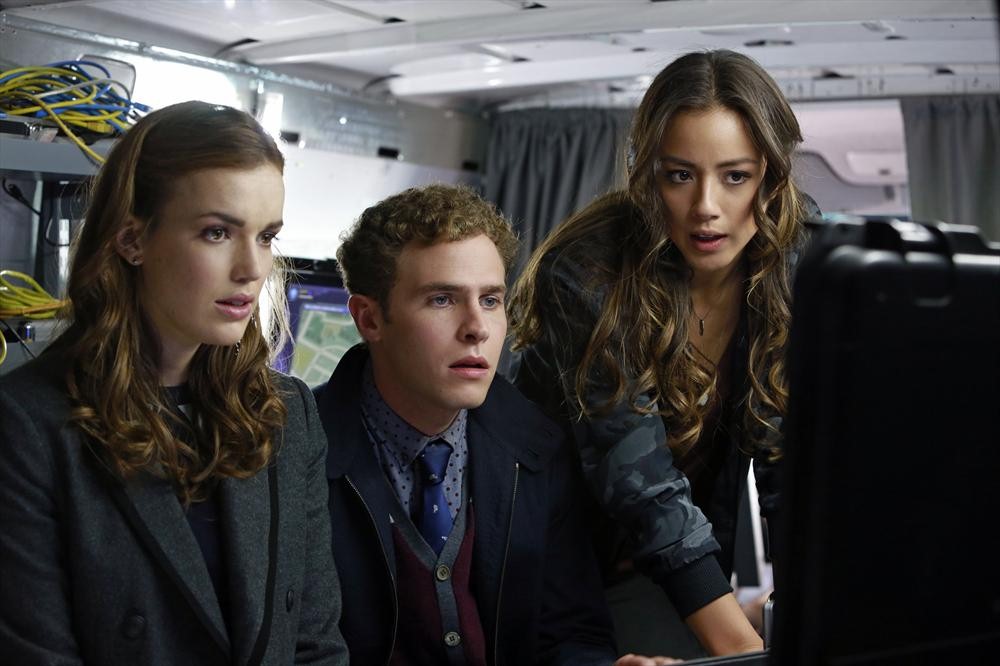 ELIZABETH HENSTRIDGE, IAIN DE CAESTECKER, CHLOE BENNET