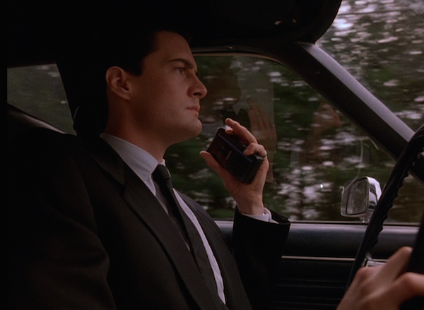 TwinPeaks_S01E01_Cooper1