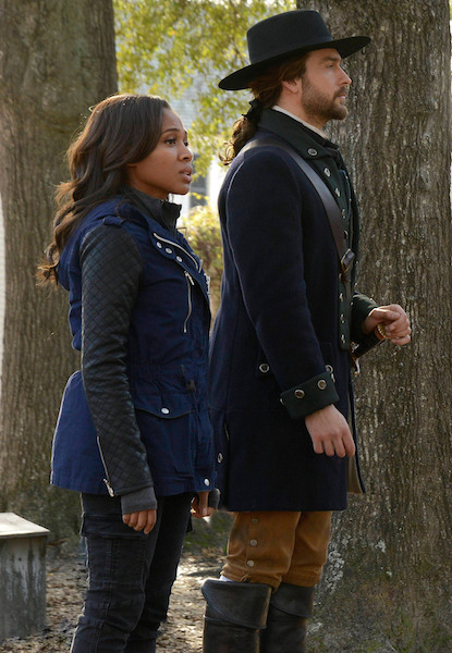 SleepyHollow0218_IchabodAbbie