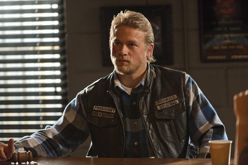 Sons of Anarchy, Ep. 5.01: Back on the road of fast ridden pavement, with some of the usual bumps