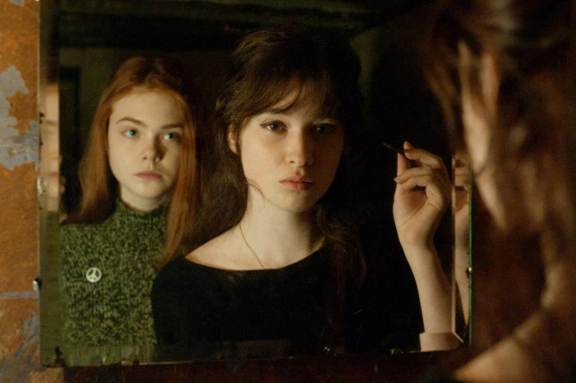 Ginger and Rosa Alice Englert Elle Fanning