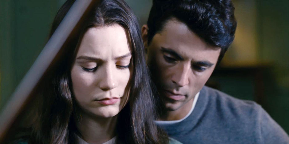 Matthew-Goode-and-Mia-Wasikowska-in-Stoker-2013-Movie-Image-2