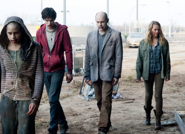 warm-bodies-nicholas-hoult-rob-corddry-teresa-palmer-600x436