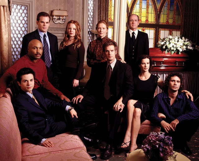 Cast photo for Six Feet Under