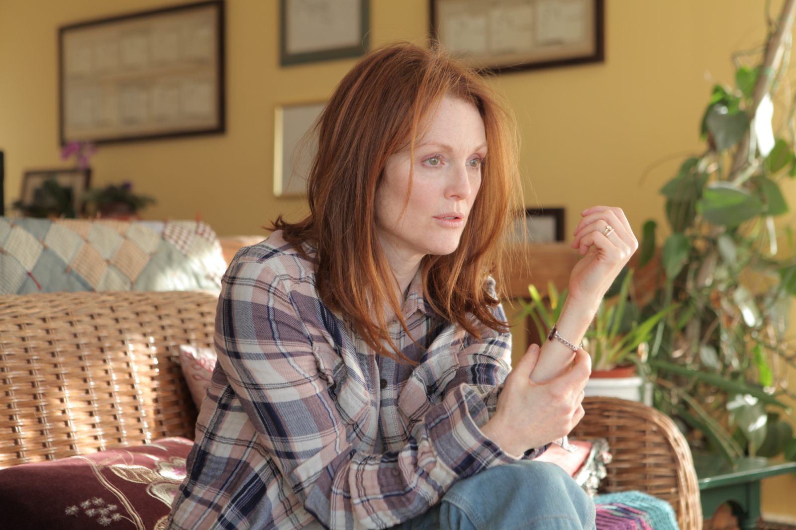 ‘Still Alice’ Movie Review – values performances above all else