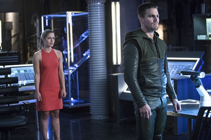 Arrow Ep. 3.01 “The Calm” an exciting, slightly overstuffed premiere