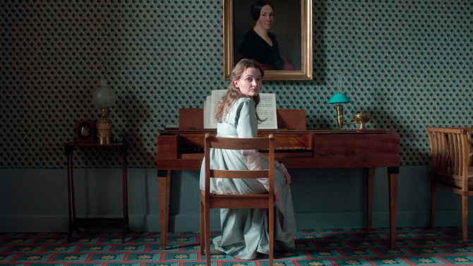 Rotterdam 2015: ‘Amour Fou’ a female-perspective satire on Romantic narratives