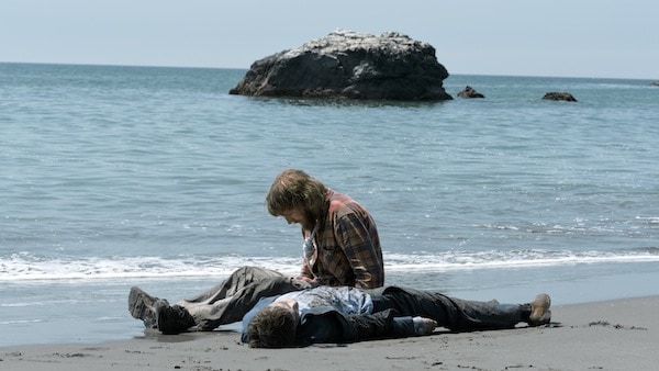 ‘Swiss Army Man’ Movie Review – is the Heartwarming Farting Corpse Buddy Comedy You’ve Been Waiting For