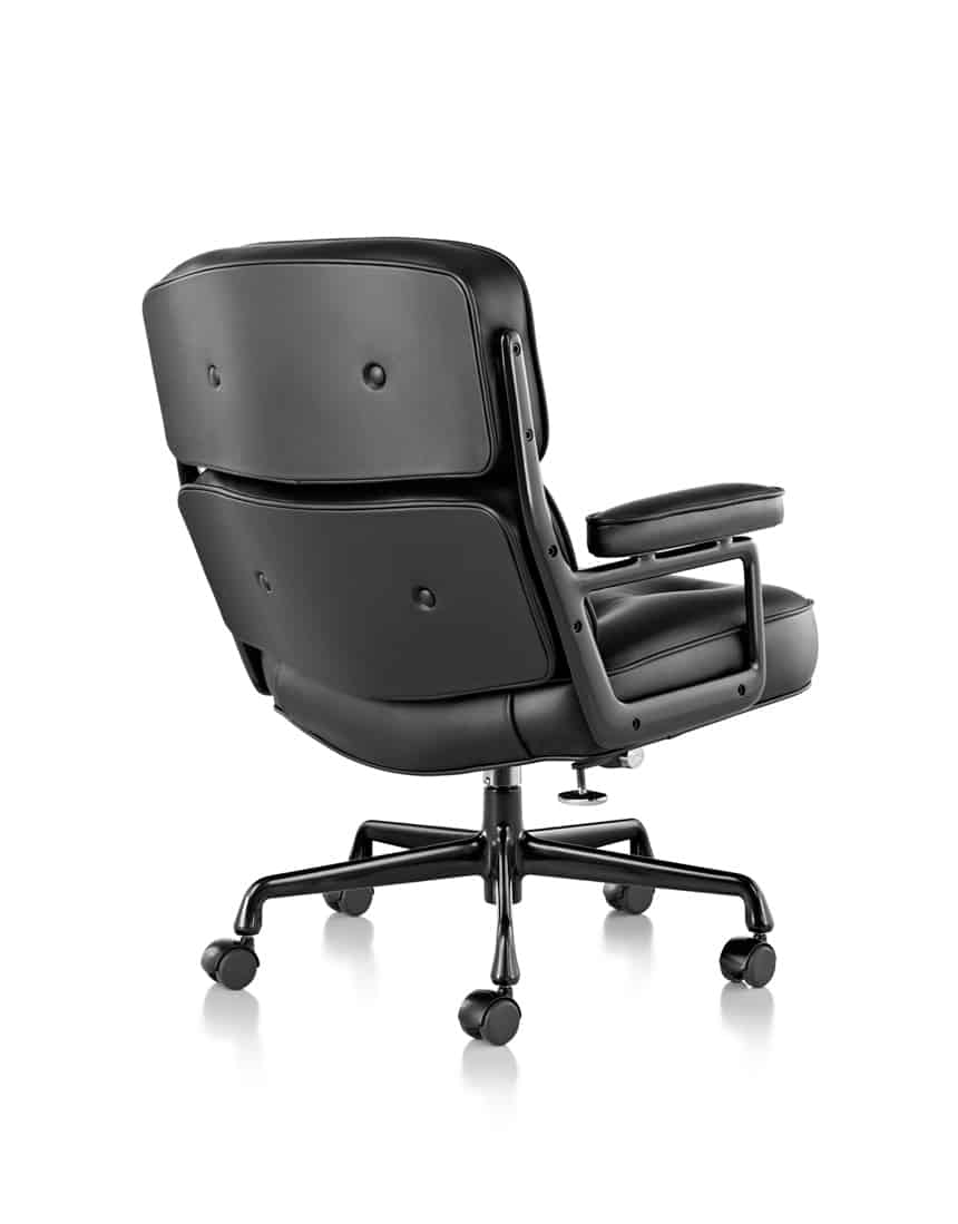 Photo Gallery Eames Executive Chair 03 