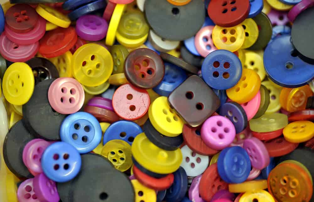 A pile of assorted buttons.