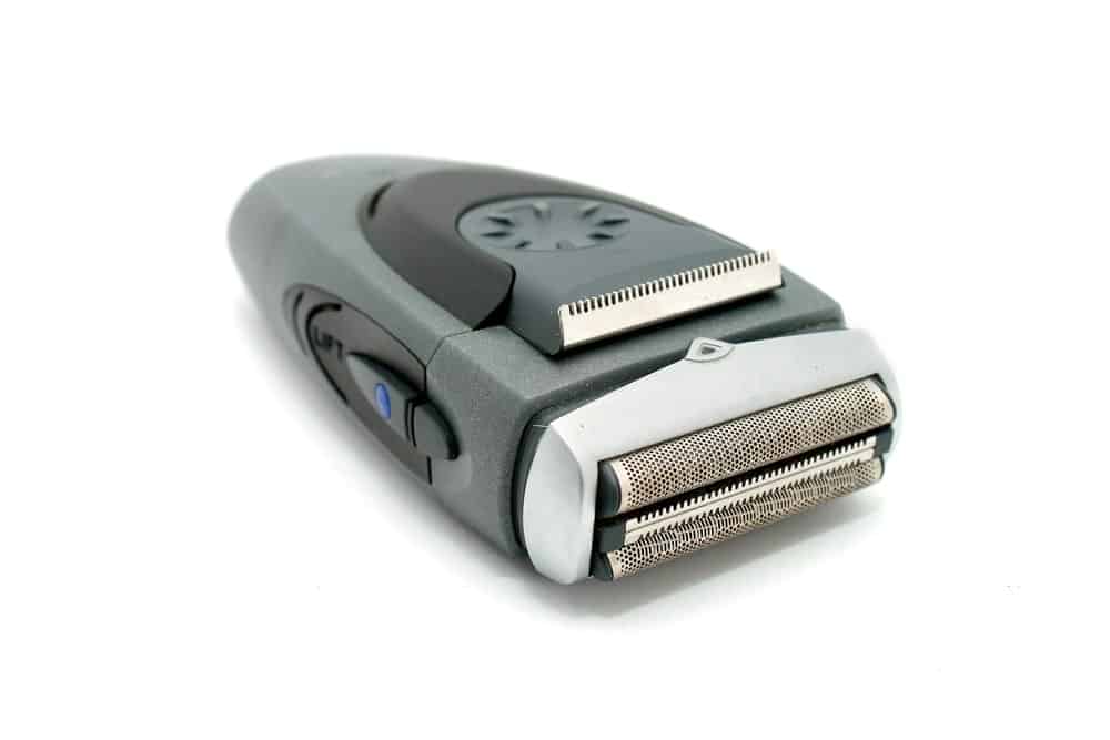 The 2 Different Types of Electric Shavers (Buying Guide)