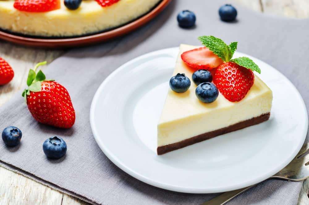 Cheesecake with fruits