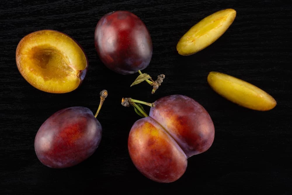 12 Different Types of Plums PopOptiq