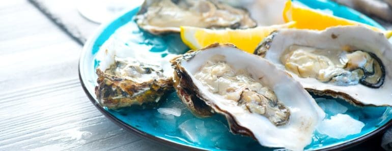 Oysters with Lemon Slices