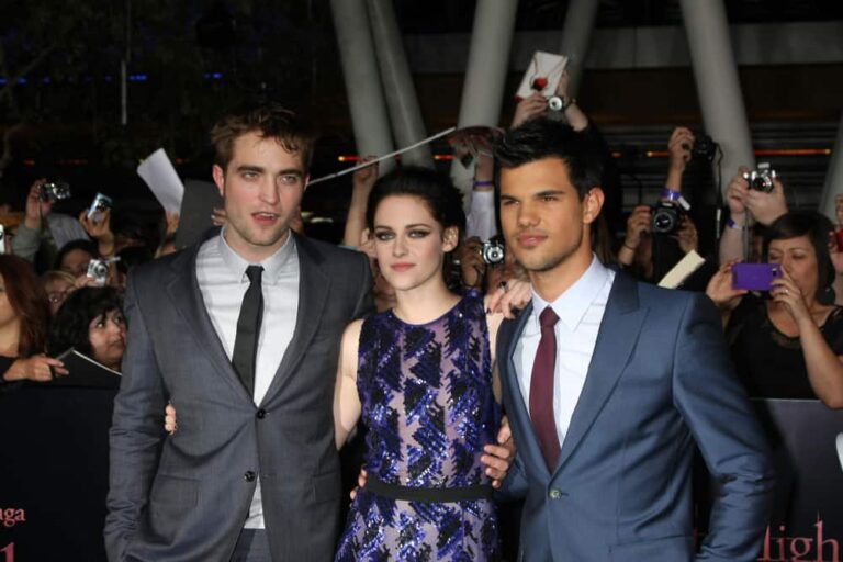 The cast of breaking dawn attended the premiere in LA.
