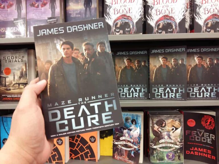 This is the Maze Runner Death Cure book on display at a bookstore.
