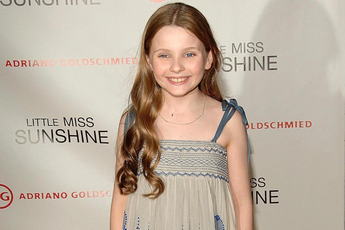 A photo of Abigail Breslin at Little Miss Sunshine premiere.